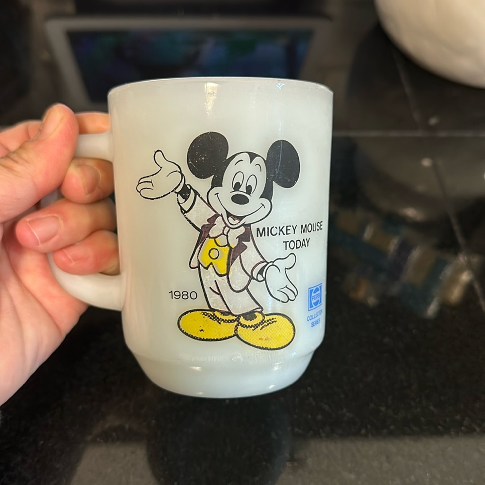Vintage anchor hocking Mickey Mouse mug.